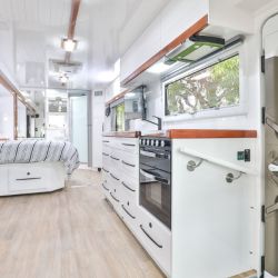 280SL-WHITE-Kitchen-fron-cabin-web