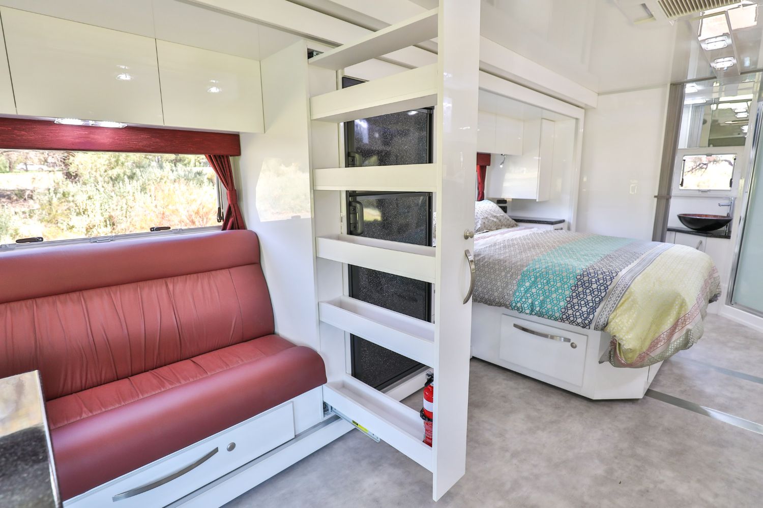 260SL Kitchen 3